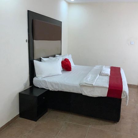 Senators Suites And Towers Hotel Omole Eksteriør billede