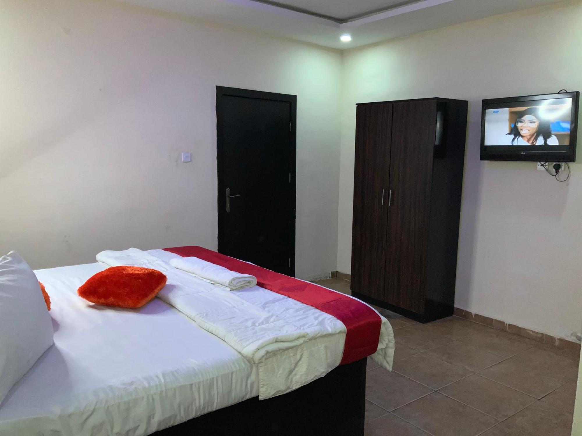 Senators Suites And Towers Hotel Omole Eksteriør billede