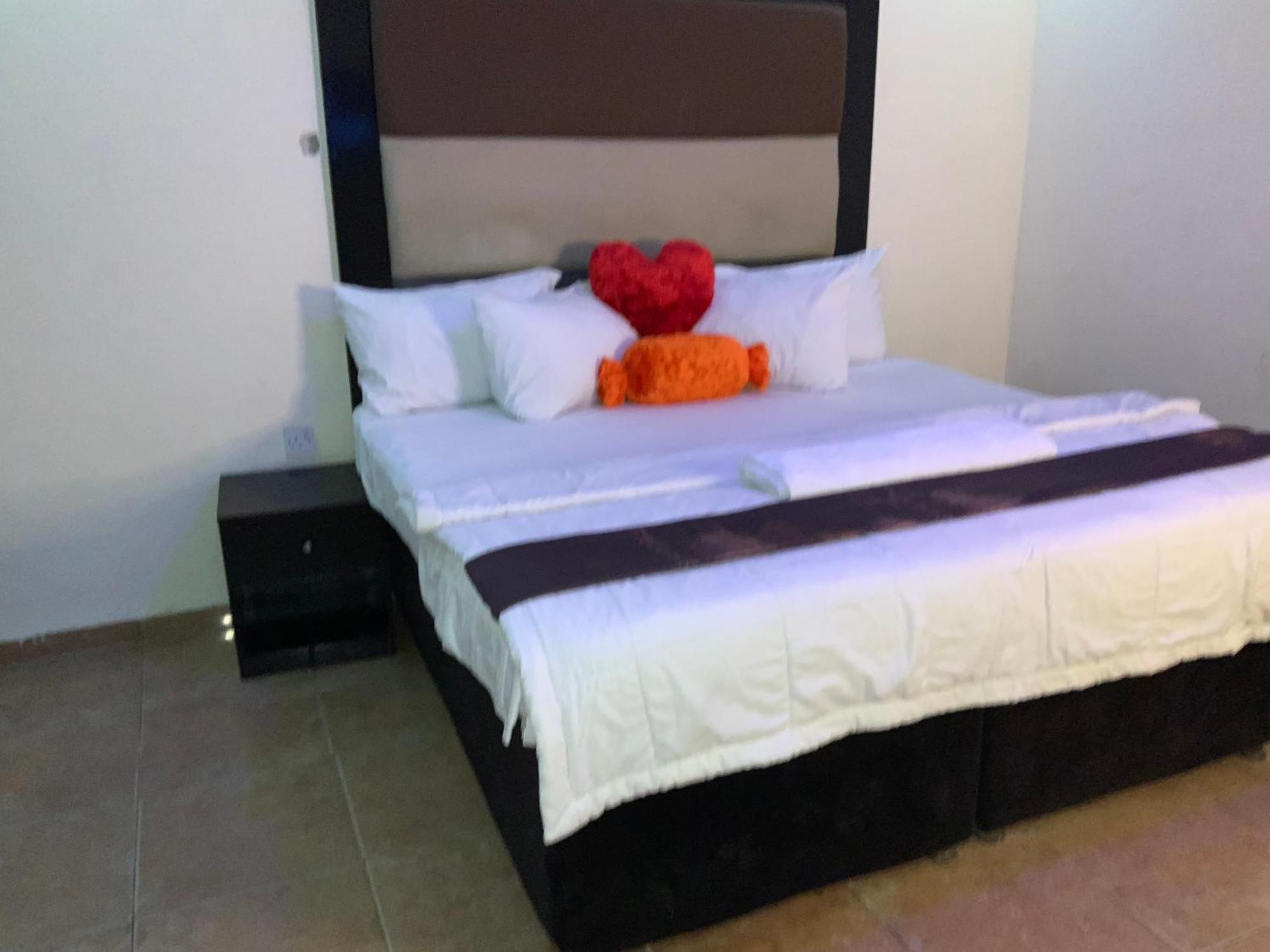 Senators Suites And Towers Hotel Omole Eksteriør billede