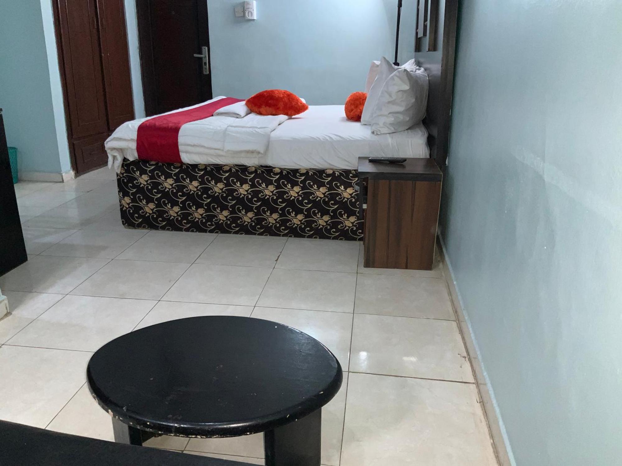 Senators Suites And Towers Hotel Omole Eksteriør billede